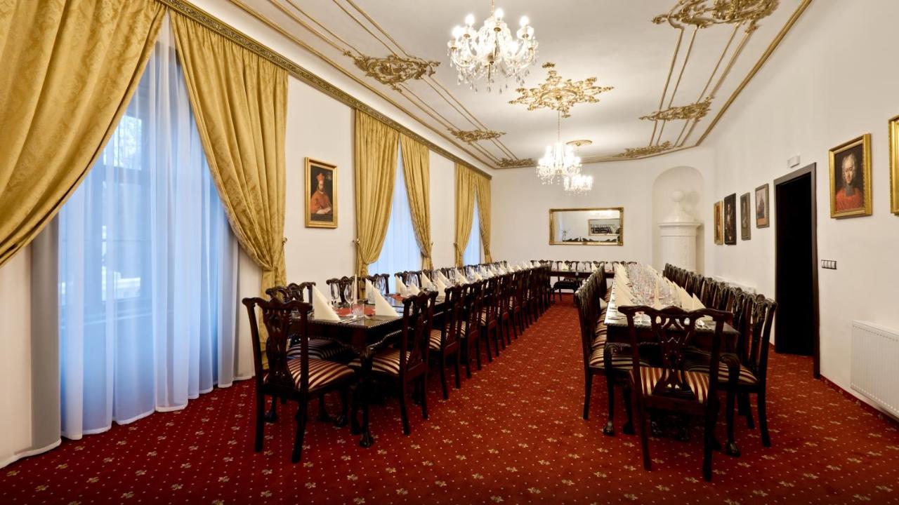 Zamek Wichterle - Hotel A Pivni Lazne Slavicin المظهر الخارجي الصورة